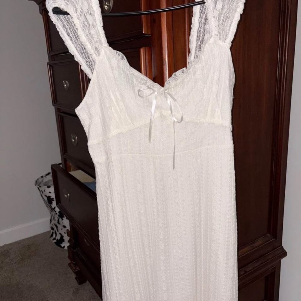 White lace dress